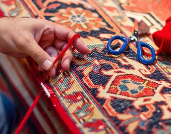 خدمات تخصصی و حرفه ای رفوی فرش در قالیشویی جشنواره